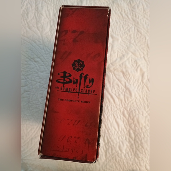 Buffy the Vampire Slayer: Complete Series | Collector's Edition 39-Disc DVD Set. - Picture 4 of 8